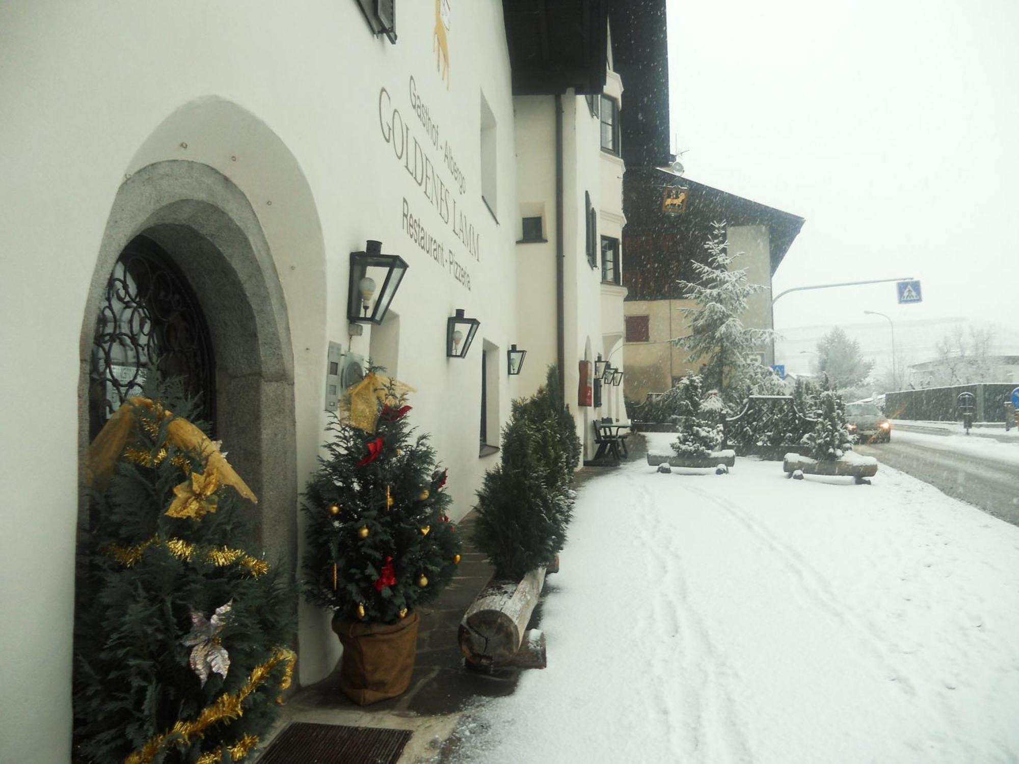 Gasthof Goldenes Lamm Vahrn Exteriér fotografie