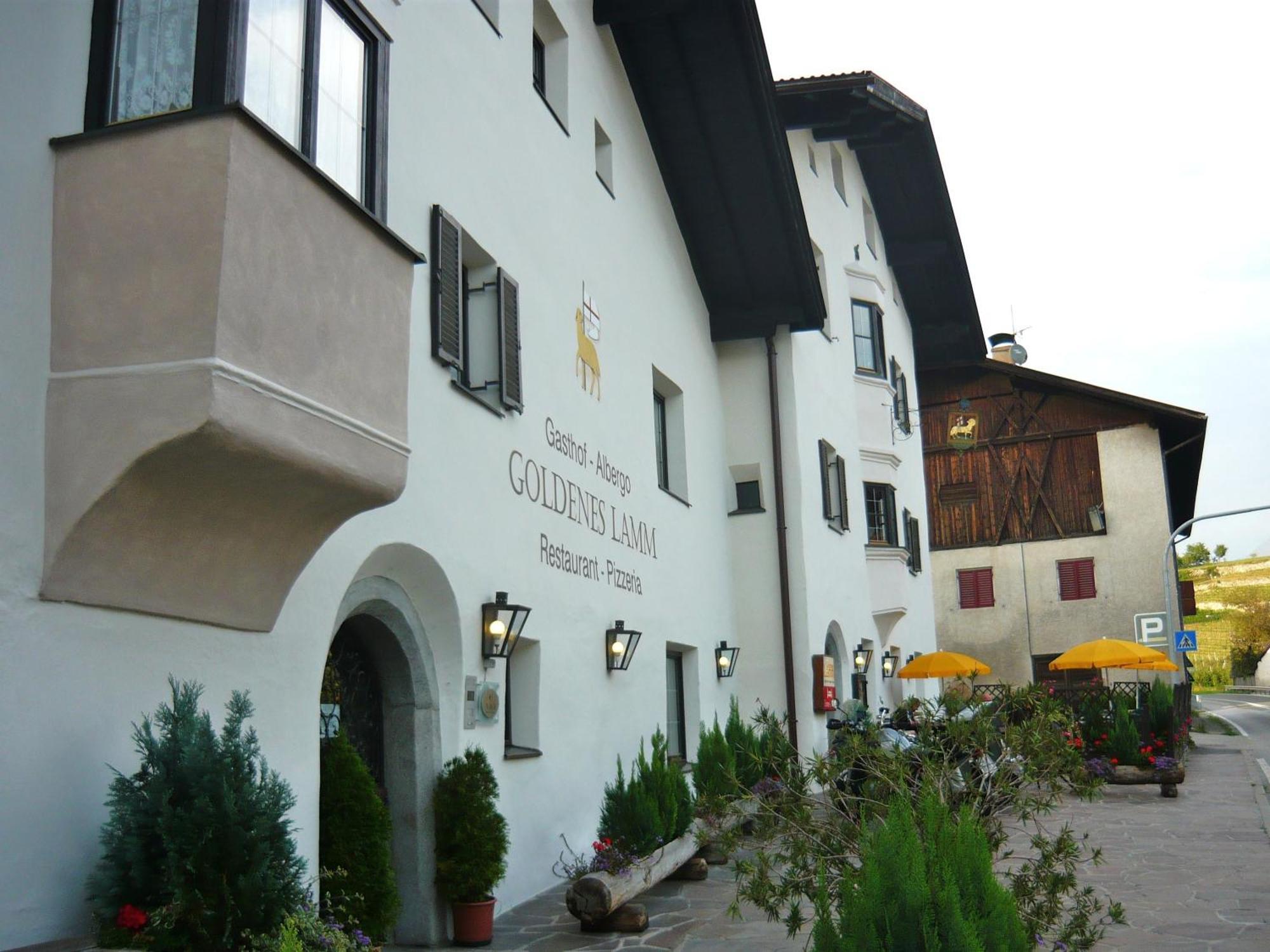 Gasthof Goldenes Lamm Vahrn Exteriér fotografie