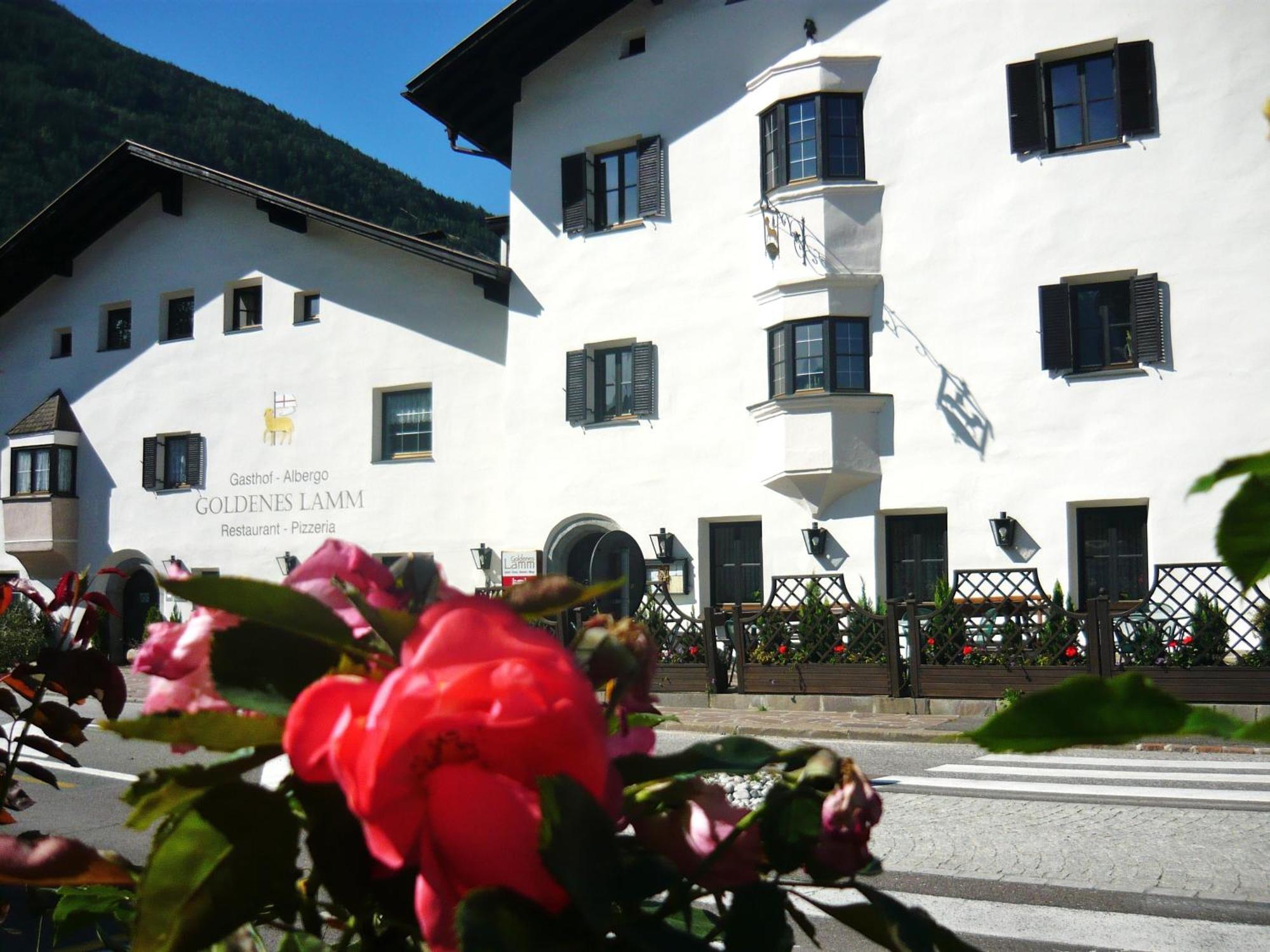 Gasthof Goldenes Lamm Vahrn Exteriér fotografie
